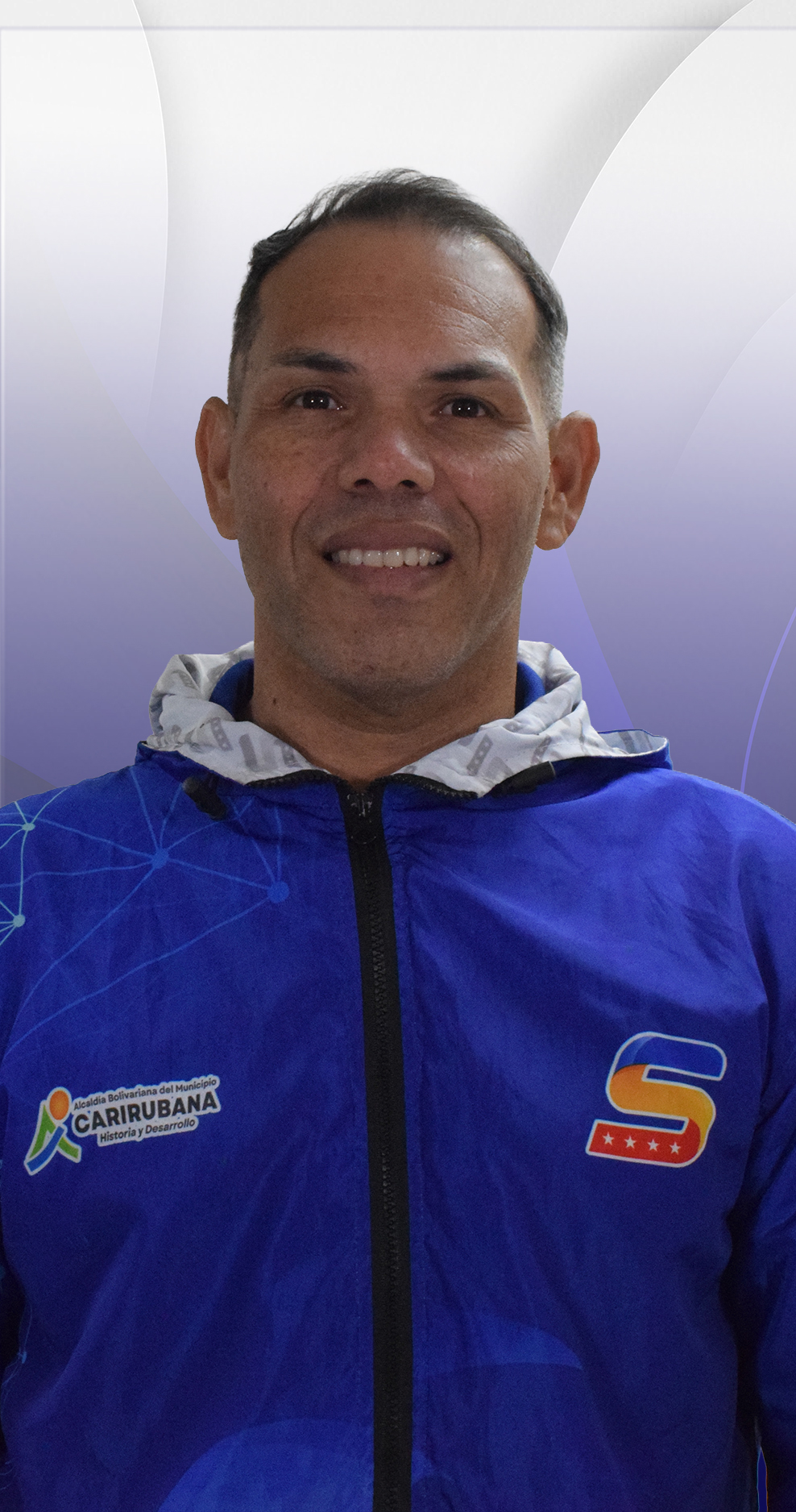 Dr. Carlos Álvarez